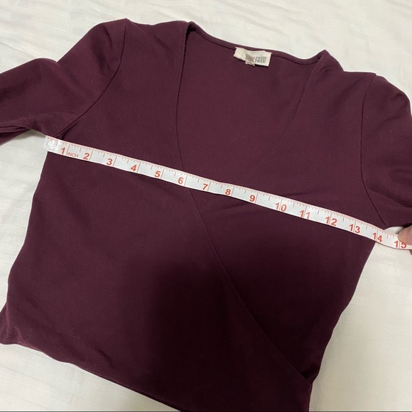 Aritzia Wilfred Cropped Wrap Front Long Sleeve Top Maroon size Small - Picture 7 of 9